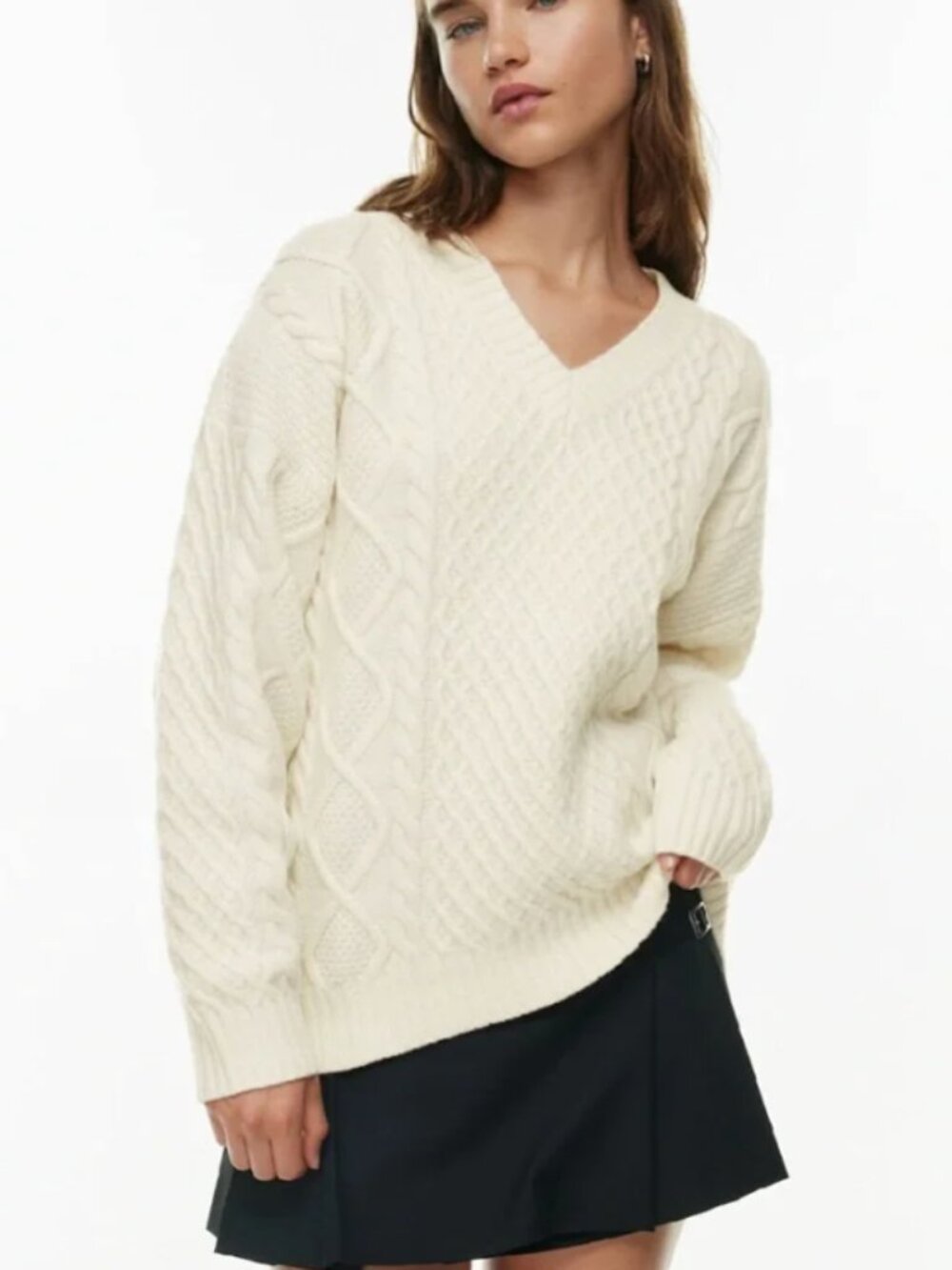 Cream Peggy V-neck Sweater size small | Aritizia / Sunday Best